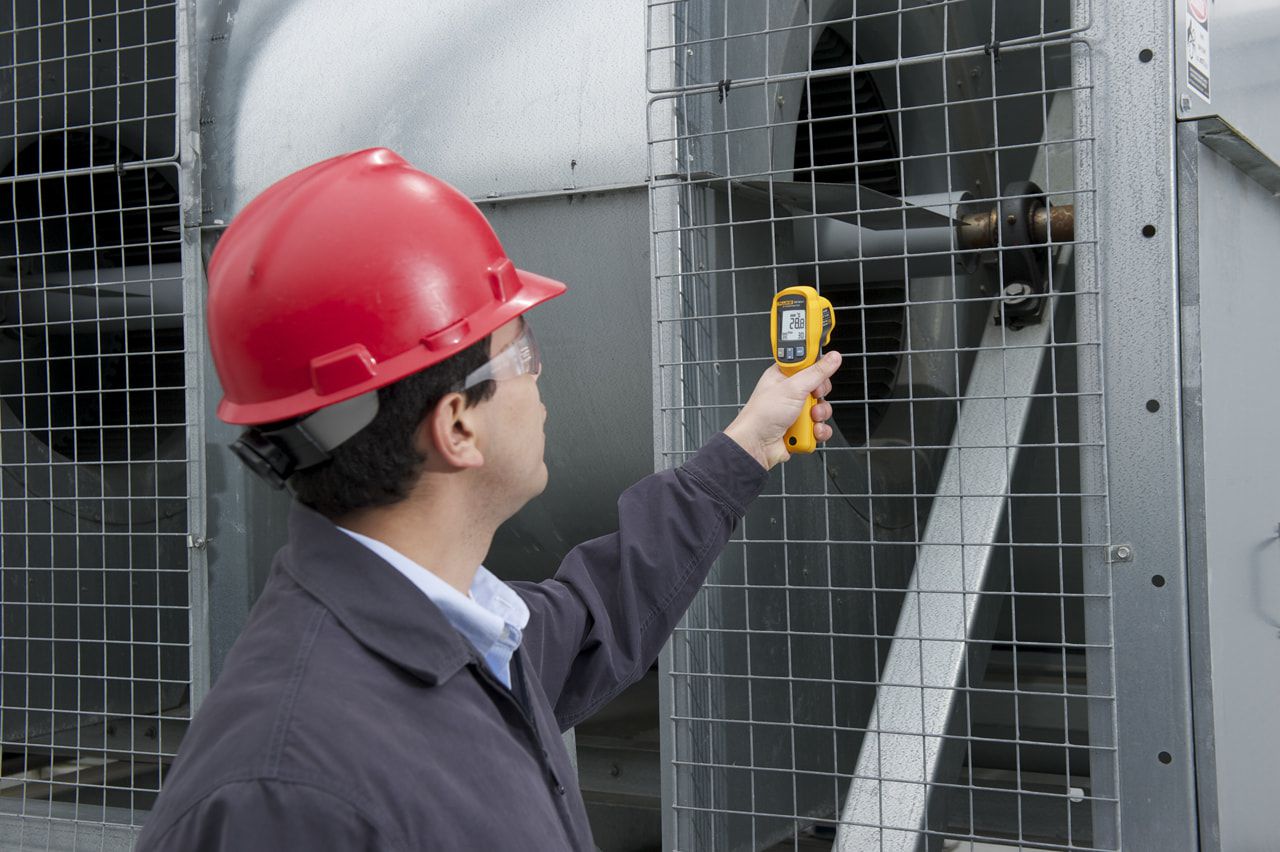 картинка Пирометр инфракрасный с поверкой Fluke 62 MAX+ 4130488П от магазина "Элит-инструмент"