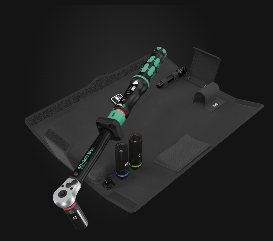 картинка Набор WERA 05075790001: динамометрический ключ C 3 Lock серии Click-Torque, регулируемый, реверсная трещотка, функция отключения затяжки (Torque Lock), 40-200 Нм, 1/2" + головки, для замены автомобильных колес, 6 предметов от магазина "Элит-инструмент"