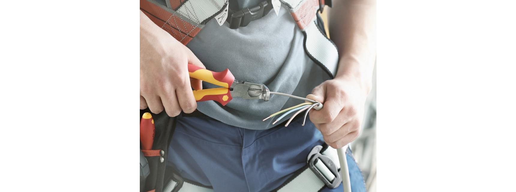 картинка Установочные пассатижи TriCut Professional electric Z 14 1 06 WIHA 38853 от магазина "Элит-инструмент"