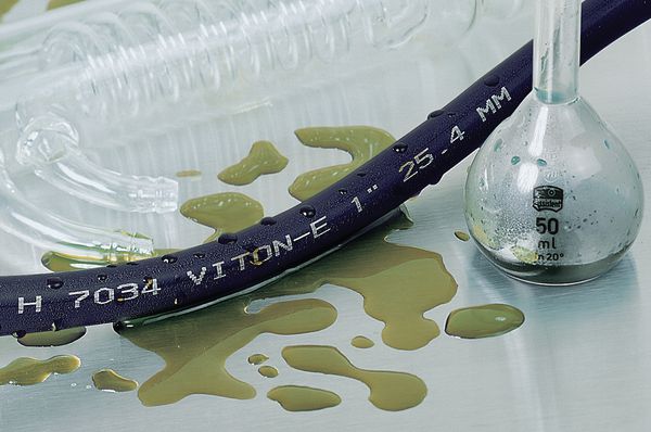 картинка VITON®-E-12.7/6.4-FPMX-BK : VITON®-E-12.7/6.4 HellermannTyton 330-01270 от магазина "Элит-инструмент"