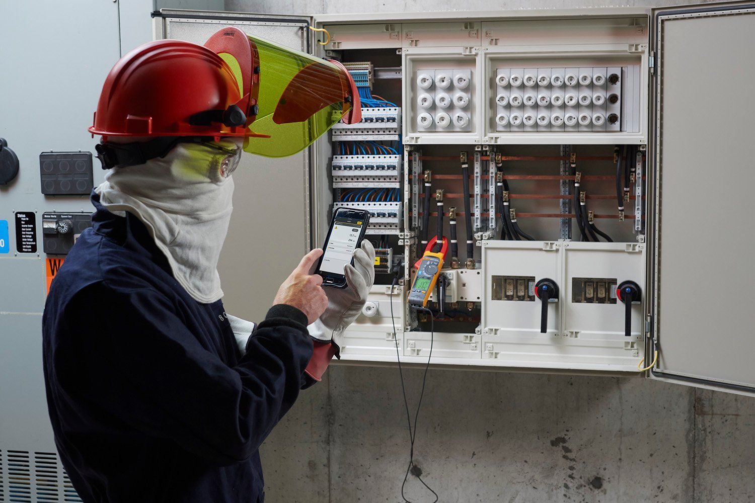 картинка Токоизмерительные клещи Fluke 377 FC 5111858 от магазина "Элит-инструмент"