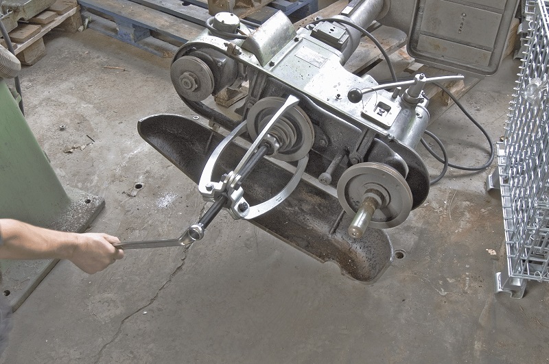 картинка Универсальный трёхзахватный съёмник с самоцентрирующимися захватами Kukko 45-5 от магазина "Элит-инструмент"