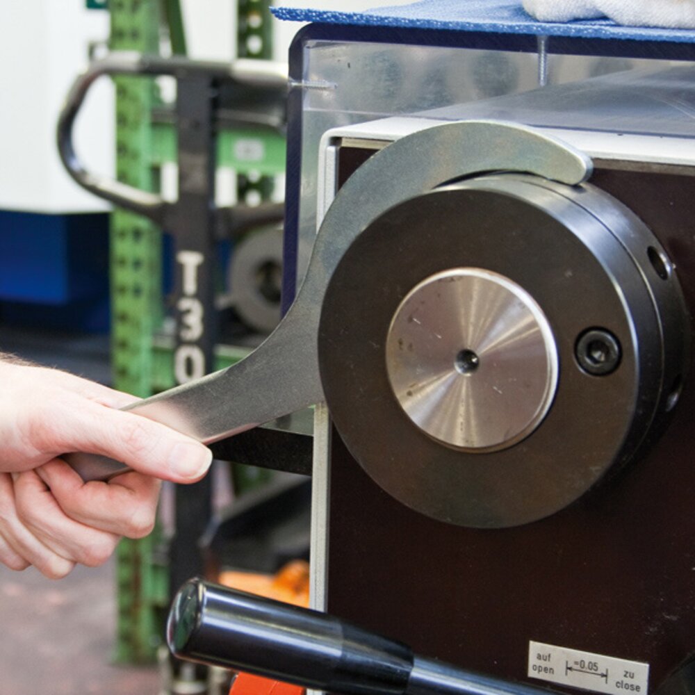 картинка Крючковый ключ со штифтом АМF 54999 от магазина "Элит-инструмент"