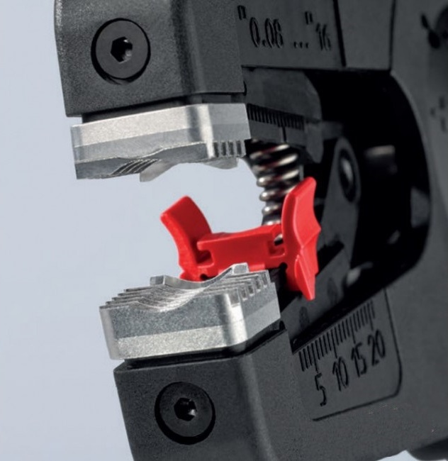 картинка Стриппер автоматический для снятия изоляции и оболочек KNIPEX PreciStrip16 KN-1252195 от магазина "Элит-инструмент"