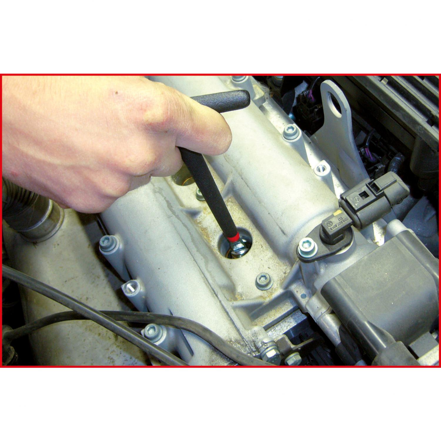 картинка Ключ с Т-образной рукояткой для свечей зажигания, с шарниром, 21 мм от магазина "Элит-инструмент"