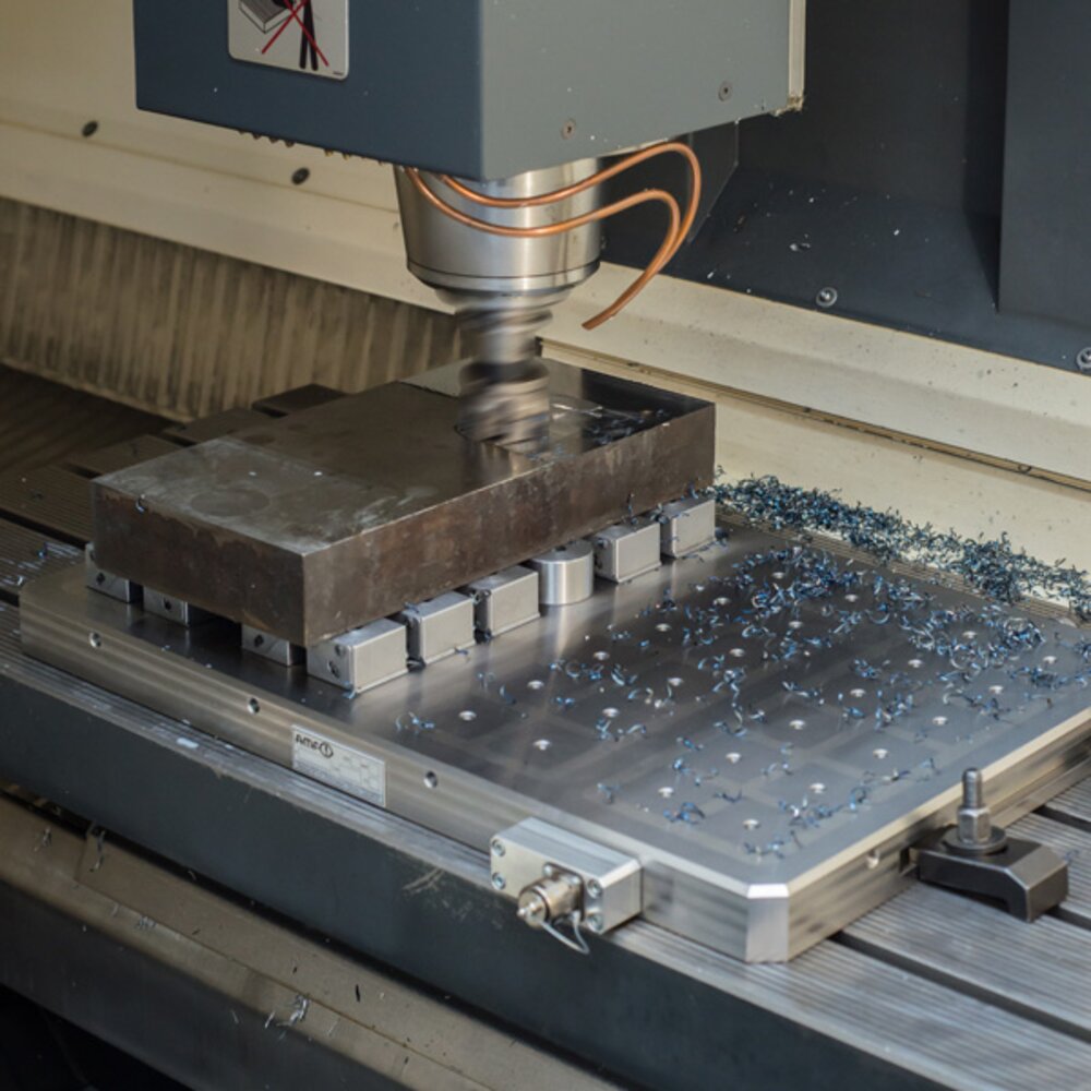 картинка Магнитная зажимная пластина для фрезерования - линейка Premium АМF 559638 от магазина "Элит-инструмент"