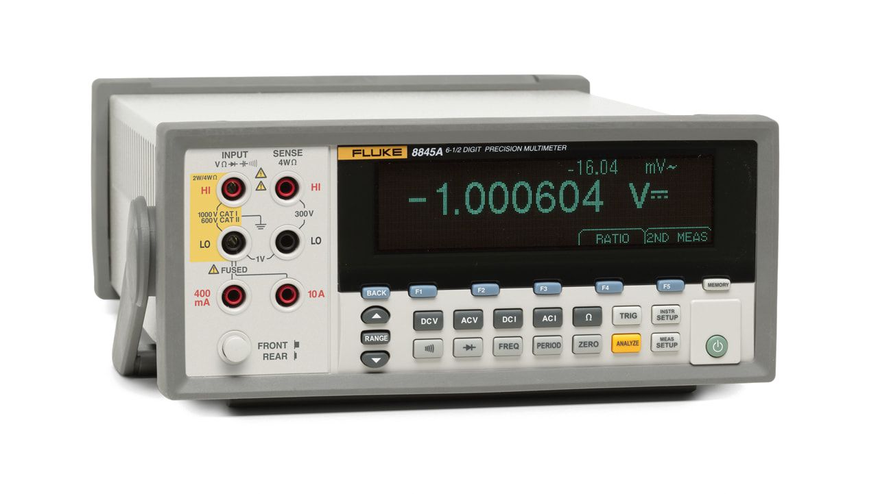 картинка Цифровой мультиметр Fluke 8845A/SU 240V 2675332 от магазина "Элит-инструмент"